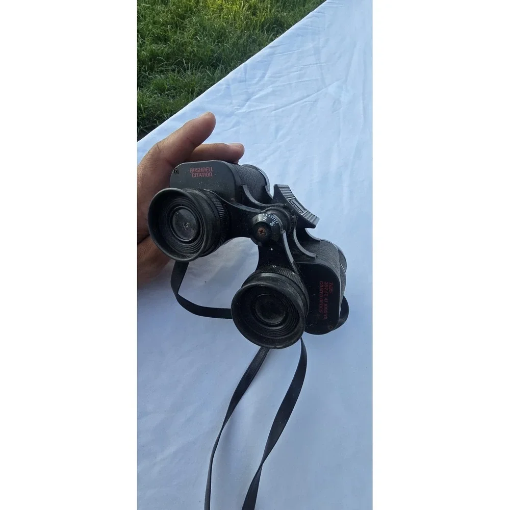 Lot Of 4 Pairs Of Binoculars & 3 Cases